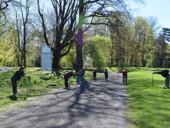 Nordic Walking- majowy spacer po żywieckim parku zamkowym z uczestnikami programu Senior/ka - zdjęcie 24