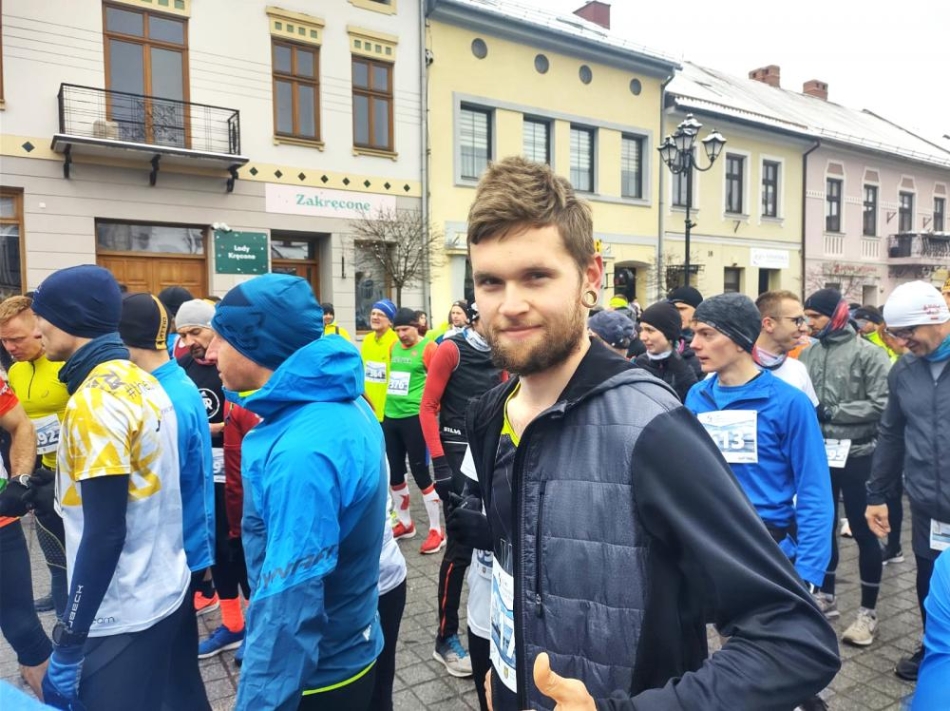 Kacper Mrowiec - Ambasador Jesiennego Festiwalu Biegowego - ze świetnym wynikiem w 22. Półmaratonie dookoła Jeziora Żywieckiego