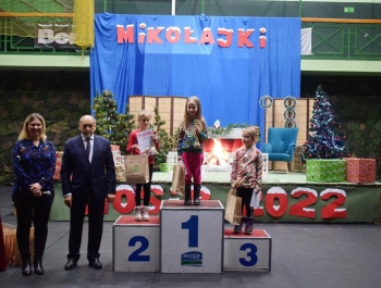 Mikołajkowe Zawody Pływackie i spotkanie ze Świętym Mikołajem 03.12.2022 r. - zdjęcie 114