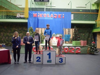 Mikołajkowe Zawody Pływackie i spotkanie ze Świętym Mikołajem 03.12.2022 r. - zdjęcie 121