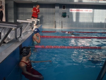 Mikołajkowe Zawody Pływackie i spotkanie ze Świętym Mikołajem 03.12.2022 r. - zdjęcie 13