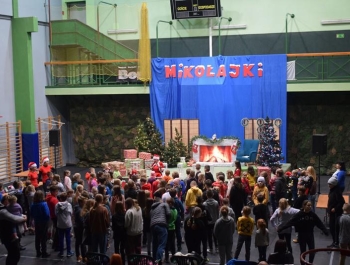 Mikołajkowe Zawody Pływackie i spotkanie ze Świętym Mikołajem 03.12.2022 r. - zdjęcie 133