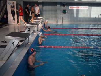 Mikołajkowe Zawody Pływackie i spotkanie ze Świętym Mikołajem 03.12.2022 r. - zdjęcie 16