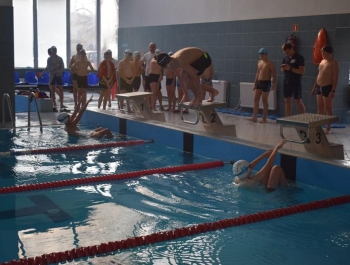 Mikołajkowe Zawody Pływackie i spotkanie ze Świętym Mikołajem 03.12.2022 r. - zdjęcie 17