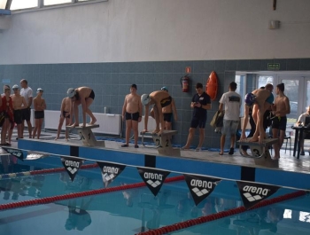 Mikołajkowe Zawody Pływackie i spotkanie ze Świętym Mikołajem 03.12.2022 r. - zdjęcie 18