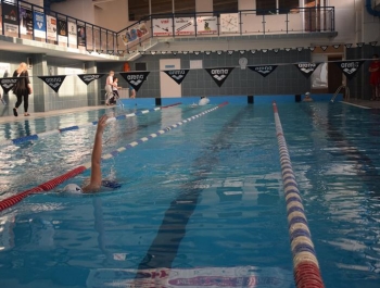 Mikołajkowe Zawody Pływackie i spotkanie ze Świętym Mikołajem 03.12.2022 r. - zdjęcie 25