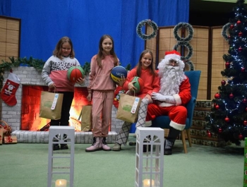 Mikołajkowe Zawody Pływackie i spotkanie ze Świętym Mikołajem 03.12.2022 r. - zdjęcie 149
