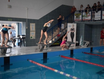 Mikołajkowe Zawody Pływackie i spotkanie ze Świętym Mikołajem 03.12.2022 r. - zdjęcie 36