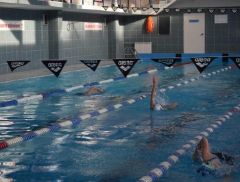 Mikołajkowe Zawody Pływackie i spotkanie ze Świętym Mikołajem 03.12.2022 r. - zdjęcie 39