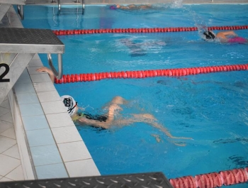 Mikołajkowe Zawody Pływackie i spotkanie ze Świętym Mikołajem 03.12.2022 r. - zdjęcie 40