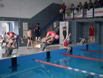 Mikołajkowe Zawody Pływackie i spotkanie ze Świętym Mikołajem 03.12.2022 r. - zdjęcie 42