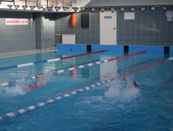 Mikołajkowe Zawody Pływackie i spotkanie ze Świętym Mikołajem 03.12.2022 r. - zdjęcie 44