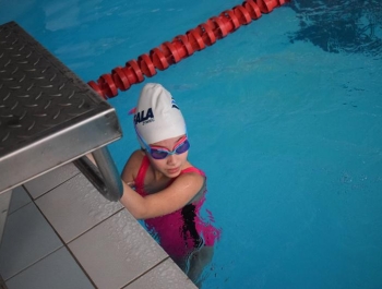 Mikołajkowe Zawody Pływackie i spotkanie ze Świętym Mikołajem 03.12.2022 r. - zdjęcie 47