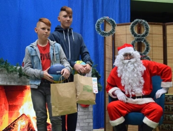 Mikołajkowe Zawody Pływackie i spotkanie ze Świętym Mikołajem 03.12.2022 r. - zdjęcie 171