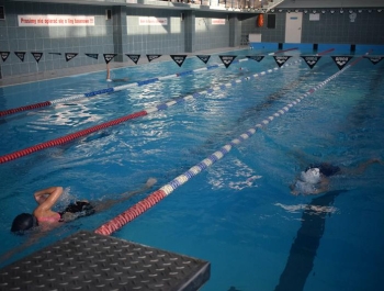 Mikołajkowe Zawody Pływackie i spotkanie ze Świętym Mikołajem 03.12.2022 r. - zdjęcie 51