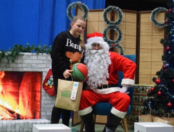 Mikołajkowe Zawody Pływackie i spotkanie ze Świętym Mikołajem 03.12.2022 r. - zdjęcie 182