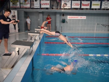 Mikołajkowe Zawody Pływackie i spotkanie ze Świętym Mikołajem 03.12.2022 r. - zdjęcie 59