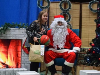 Mikołajkowe Zawody Pływackie i spotkanie ze Świętym Mikołajem 03.12.2022 r. - zdjęcie 185