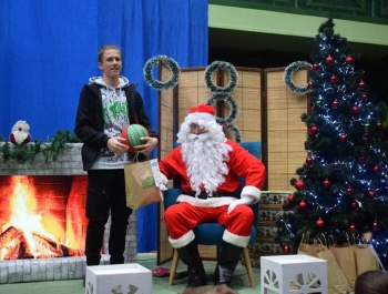 Mikołajkowe Zawody Pływackie i spotkanie ze Świętym Mikołajem 03.12.2022 r. - zdjęcie 187