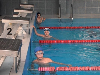 Mikołajkowe Zawody Pływackie i spotkanie ze Świętym Mikołajem 03.12.2022 r. - zdjęcie 69