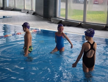 Mikołajkowe Zawody Pływackie i spotkanie ze Świętym Mikołajem 03.12.2022 r. - zdjęcie 75