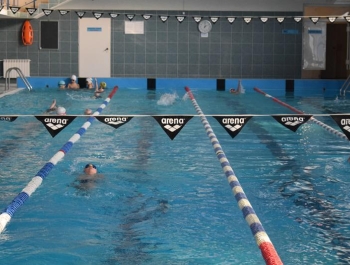 Mikołajkowe Zawody Pływackie i spotkanie ze Świętym Mikołajem 03.12.2022 r. - zdjęcie 76