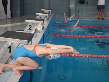 Mikołajkowe Zawody Pływackie i spotkanie ze Świętym Mikołajem 03.12.2022 r. - zdjęcie 80