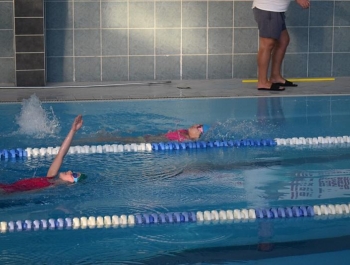 Mikołajkowe Zawody Pływackie i spotkanie ze Świętym Mikołajem 03.12.2022 r. - zdjęcie 82