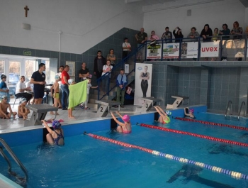 Mikołajkowe Zawody Pływackie i spotkanie ze Świętym Mikołajem 03.12.2022 r. - zdjęcie 83