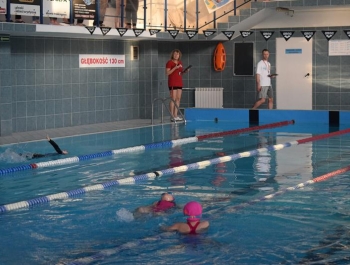 Mikołajkowe Zawody Pływackie i spotkanie ze Świętym Mikołajem 03.12.2022 r. - zdjęcie 93