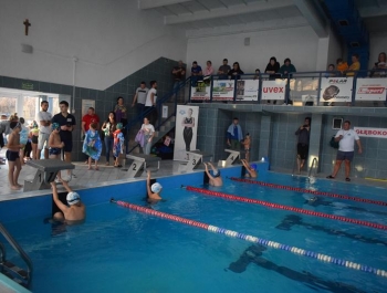 Mikołajkowe Zawody Pływackie i spotkanie ze Świętym Mikołajem 03.12.2022 r. - zdjęcie 98