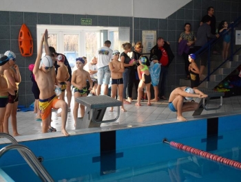 Mikołajkowe Zawody Pływackie i spotkanie ze Świętym Mikołajem 03.12.2022 r. - zdjęcie 100