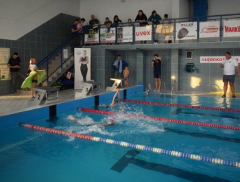 Mikołajkowe Zawody Pływackie i spotkanie ze Świętym Mikołajem 03.12.2022 r. - zdjęcie 104