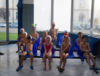 Mikołajkowe Zawody Pływackie i spotkanie ze Świętym Mikołajem 03.12.2022 r. - zdjęcie 108