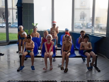 Mikołajkowe Zawody Pływackie i spotkanie ze Świętym Mikołajem 03.12.2022 r. - zdjęcie 109