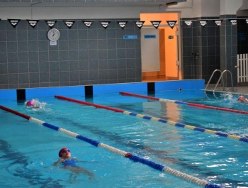 Zawody Pływackie - Ferie z MOSiRem 2023 - zdjęcie 16