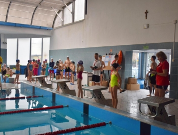 Zawody Pływackie - Ferie z MOSiRem 2023 - zdjęcie 42