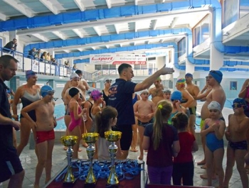 Relacja z Rodzinnych Sztafet Pływackich - zdjęcie 17