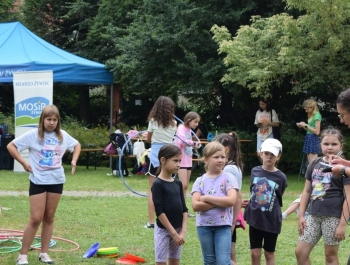 Lato z MOSIR-em na os. Młodych 8.07.2025 - zdjęcie 11
