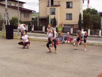 FESTYN SPORTOWO &#8211; REKREACYJNY DLA DZIECI &#8222;WAKACJE NA SPORTOWO i WESOŁO&#8221; - zdjęcie 12
