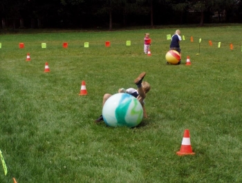 FESTYN SPORTOWO &#8211; REKREACYJNY DLA DZIECI &#8222;WAKACJE NA SPORTOWO i WESOŁO&#8221; - zdjęcie 10