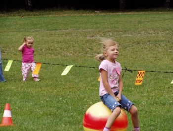 FESTYN SPORTOWO &#8211; REKREACYJNY DLA DZIECI &#8222;WAKACJE NA SPORTOWO i WESOŁO&#8221; - zdjęcie 9