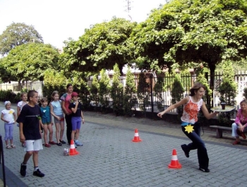 FESTYN SPORTOWO &#8211; REKREACYJNY DLA DZIECI &#8222;WAKACJE NA SPORTOWO i WESOŁO&#8221; - zdjęcie 10