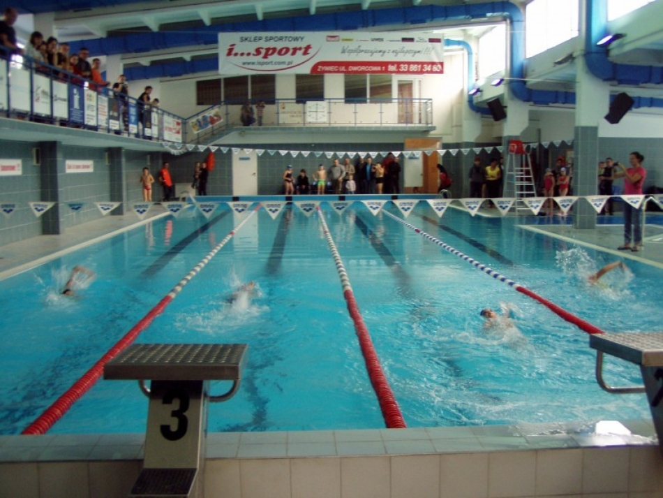 MIKOŁAJKOWE ZAWODY PŁYWACKIE I SPOTKANIE Z MIKOŁAJEM.