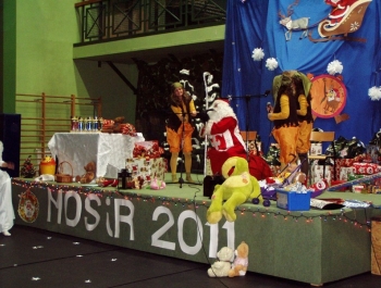 MIKOŁAJKOWE ZAWODY PŁYWACKIE I SPOTKANIE Z MIKOŁAJEM. - zdjęcie2