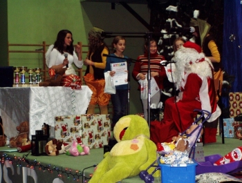 MIKOŁAJKOWE ZAWODY PŁYWACKIE I SPOTKANIE Z MIKOŁAJEM. - zdjęcie1