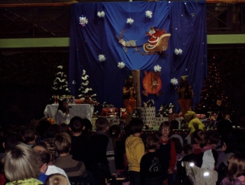 MIKOŁAJKOWE ZAWODY PŁYWACKIE I SPOTKANIE Z MIKOŁAJEM. - zdjęcie5