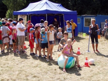 FESTYN SPORTOWO &#8211; REKREACYJNY DLA DZIECI &#8222;WAKACJE NA SPORTOWO i WESOŁO&#8221; - zdjęcie 10