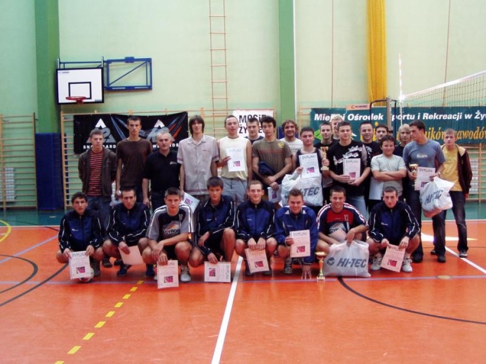 OFICJALNE WYNIKI VIII JESIENNEGO TURNIEJU DZIKICH DRUŻYN W PIŁCE SIATKOWEJ O PUCHAR BURMISTRZA MIASTA ŻYWCA- 02.09.2007 ROK