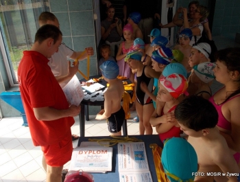Podsumowanie kolejnego roku działalności Szkółki Pływackiej MOSiR-u w Żywcu - zdjęcie7